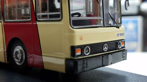 Click on image for larger photograph