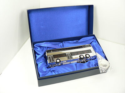 Click on image for larger photograph