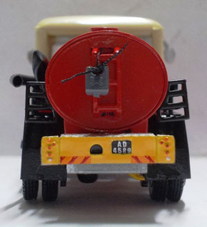 Click on image for larger photograph