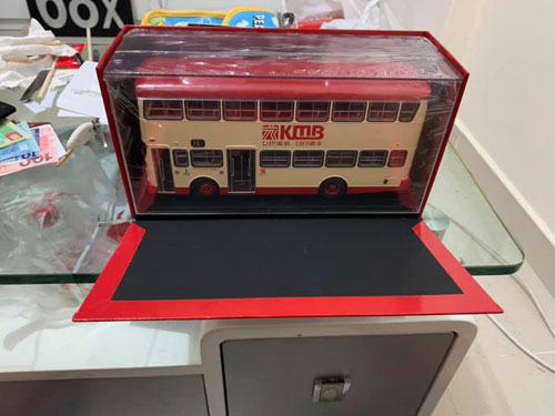 Click on image for larger photograph