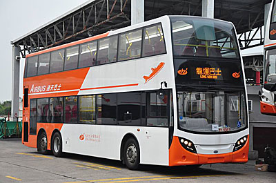 The arrival of the 'new generation' Enviro500s - December 2013